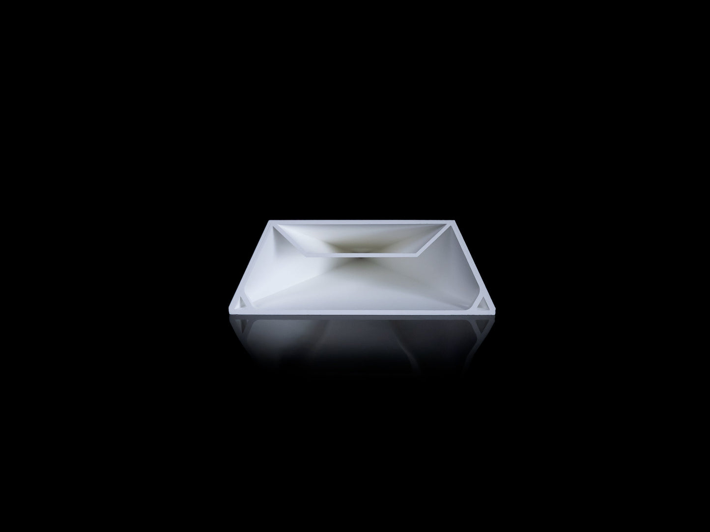Fuze Hanging Wall Planter