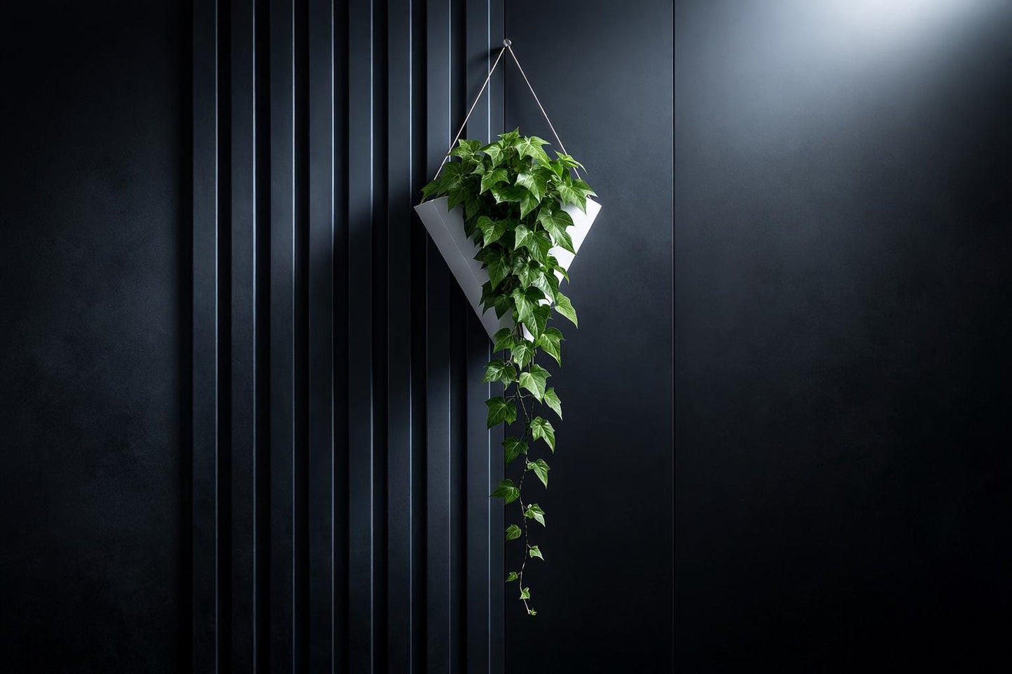 Fuze Hanging Wall Planter
